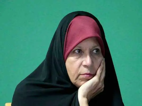 عکس؛ سفر در زمان؛ «فائزه هاشمی» در کودکی در کنار خواهر و برادرش؛ دهه 40