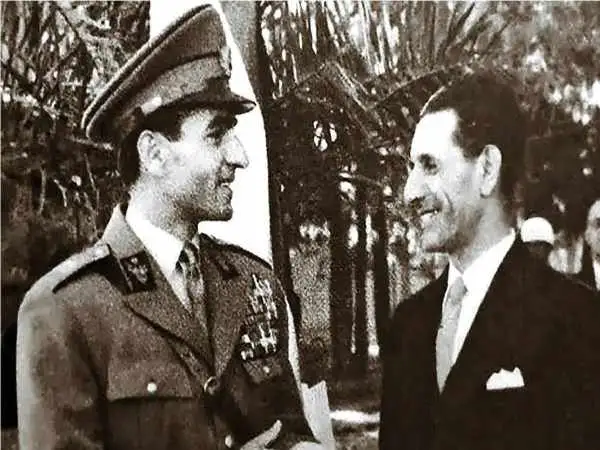 عکس؛ سفر در زمان؛ «حاجعلی رزم آرا، نخست وزیر در مراسم عروسی شاه»؛ سال 1329