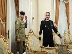 تصاویر؛ سفر در زمان؛ «شمخانی و سردار حاجی زاده» در حال بازدید از پهپادهای سپاه؛ سال 95