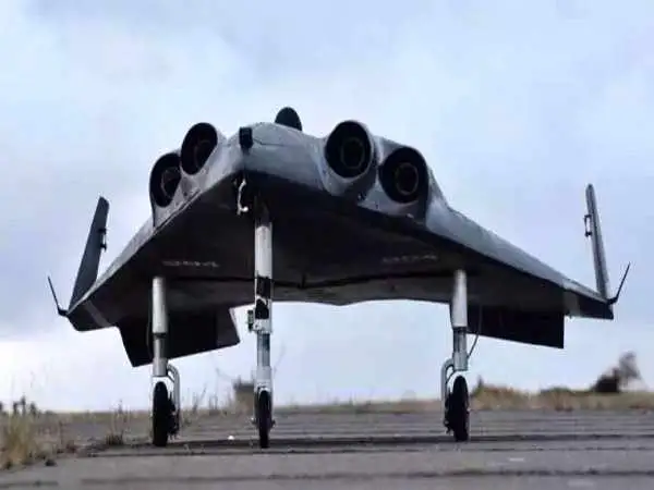 پهپاد بدون سرنشین airlas آلمان با قابلیت پرتاب موشک iris-t معرفی شد