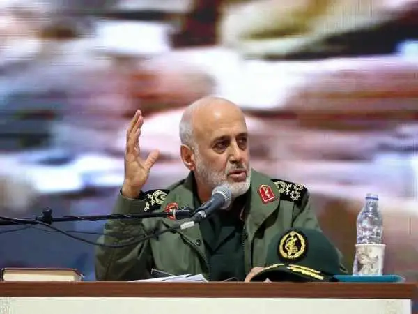 عکس؛ سفر در زمان؛ ظاهر متفاوت «سرلشکر رشید» در ایام جنگ و در جبهه؛ دهه 60