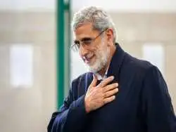 عکس؛ سفر به تاریخ؛ «سردار اسماعیل قاآنی» با چشم مجروح روی قایق در جبهه؛ دهۀ 60