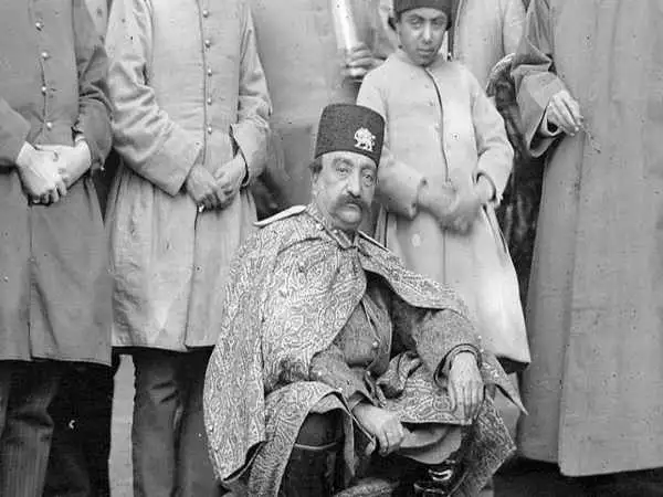 عکس؛ سفر در زمان؛ «ناصرالدین شاه در کنار برادرش عبدالصمدمیرزا»؛ دهه 1260