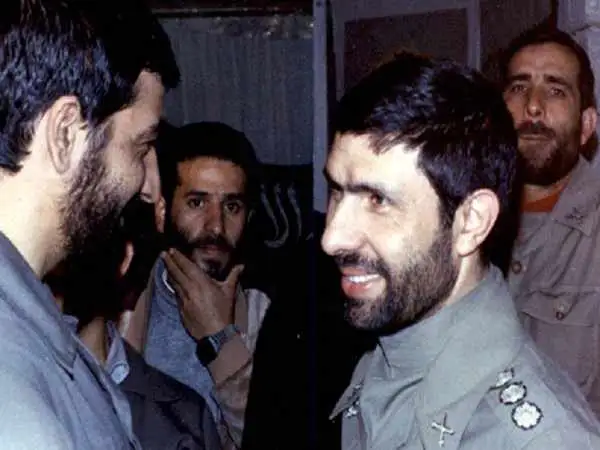 عکس؛ سفر در زمان؛ «صیاد شیرازی با لباس شخصی در کنار 3 پسرش»؛ دهه 70