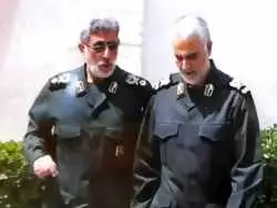 عکس؛ سفر به تاریخ؛ «سردار قاآنی» با دست مجروح در کنار همرزمانش در دوران جنگ؛ دهۀ 1360