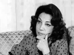 عکس؛ سفر در زمان؛ «اشرف پهلوی در حال قدم زدن با برادر دو قلویش»؛ دهه 50