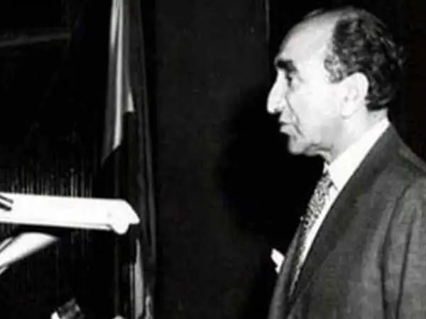 سفر در زمان؛ یادداشت های علم، پنجشنبه 18 مرداد 1351