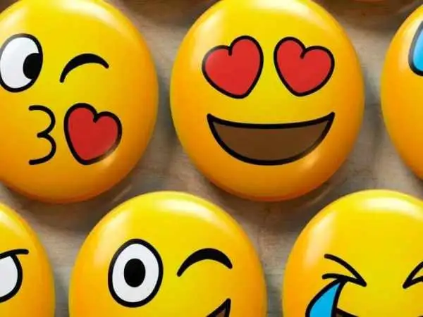 تحقیق جدید: استفاده از ایموجی در پیام ها می تواند روابط عاشقانه را بهبود دهند