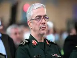 عکس؛ سفر به تاریخ؛ «سرلشکر باقری» در کنار «پدر صنعت موشکی ایران» در جبهه؛ دهۀ 60