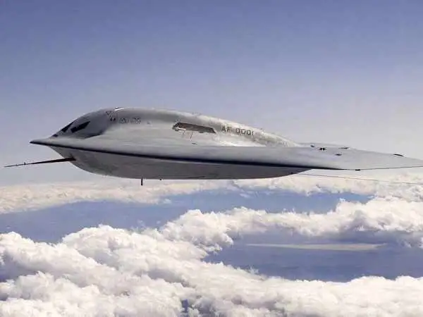 عکس؛ رقیب b-21 به میدان آمد