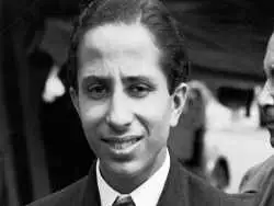 عکس؛ سفر در زمان؛ «فیصل دوم، آخرین پادشاه عراق» در آغوش عمویش؛ سال 1314