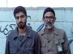 عکس؛ سفر در زمان؛ «سردار سلیمانی» در ایام جنگ در یک دورهمی دوستانه؛ دهه 60