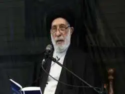 عکس؛ سفر به تاریخ؛ عکس یادگاری «سید هادی خامنه ای، برادر رهبر انقلاب» با قاب عکس برادر