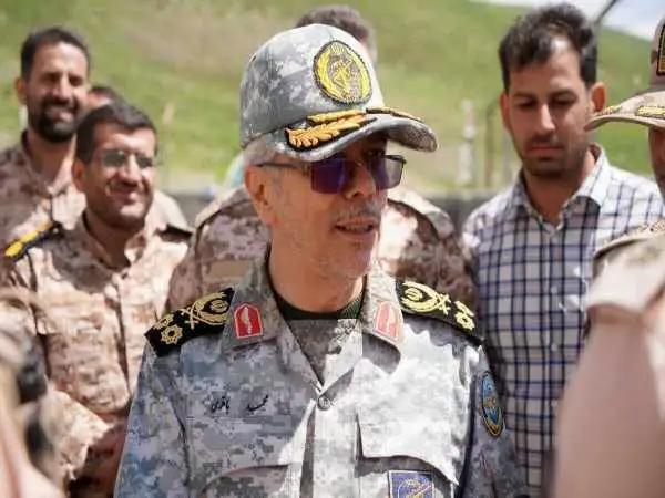 عکس؛ سفر در زمان؛ «سرلشکر باقری در کنار صادق آهنگران» در ایام جنگ؛ دهه 60