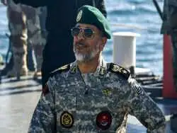 عکس؛ سفر در زمان؛ «دریادار سیاری» روی عرشه ناو البرز در تنگه هرمز؛ سال 57