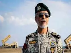 عکس؛ سفر در زمان؛ «دریادار سیاری در حال گذراندن مراحل سخت تکاوری»؛ دهه 50