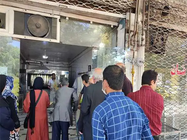 بیتا و دوستانش پس از آن 12روز تا ابد ایران می مانند