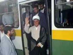 عکس؛ سفر به تاریخ؛ کلاه خاص «هاشمی رفسنجانی» در بازدید از کندوهای عسل؛ سال 92