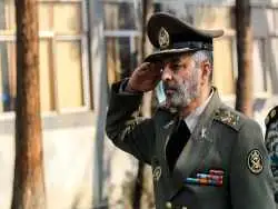 عکس؛ سفر در زمان؛ «ادای احترام نظامی سرلشکر موسوی به یک سرباز»؛ سال 98