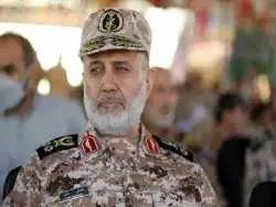 عکس؛ سفر در زمان؛ «سرلشکر رشید و شهید زین الدین» در کنار یکی از آثار باستانی سوریه؛ دهه 60