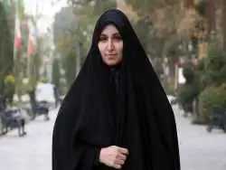 عکس؛ سفر به تاریخ؛ «نرجس سلیمانی، دختر سردار سلیمانی» در آغوش پدر