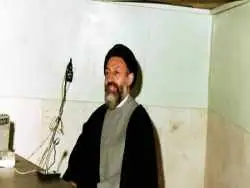 عکس؛ سفر در زمان؛ «شهید بهشتی» در حال بازدید از زندان قصر؛ سال 1359