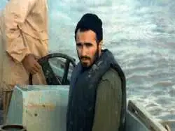 عکس؛ سفر به تاریخ؛ «شهید حسین خرازی» ترک موتور یکی از همرزمانش در جبهه؛ دهۀ 60