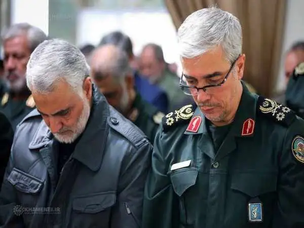 عکس؛ سفر به تاریخ؛ «سردار باقری» در کنار «امیر ایرانی و امیر موسوی» در بازدید از نیروی دریایی ارتش