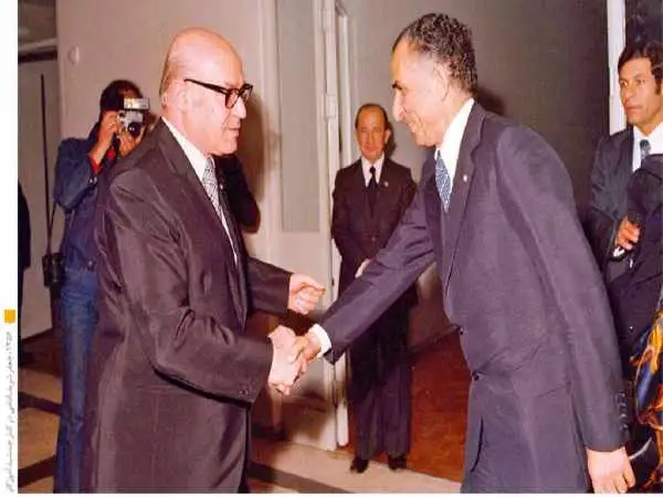 عکس؛ سفر در زمان؛ دولت شریف امامی در انتظار رای اعتماد