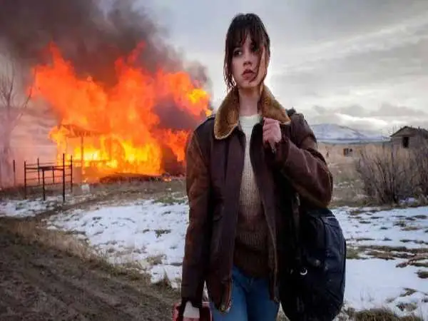 نقد فیلم فردا عجله کن (hurry up tomorrow)؛ من سقوط کرده ام!