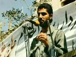 عکس؛ سفر در زمان؛ دیدار «سردار سلیمانی با یکی از فرماندهان ارتش پاکستان»؛ دهه 60