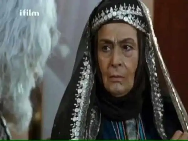 عکس؛ سفر در زمان؛ «دُومه مادر مختار» سریال مختارنامه در 97 سالگی؛ سال 1403