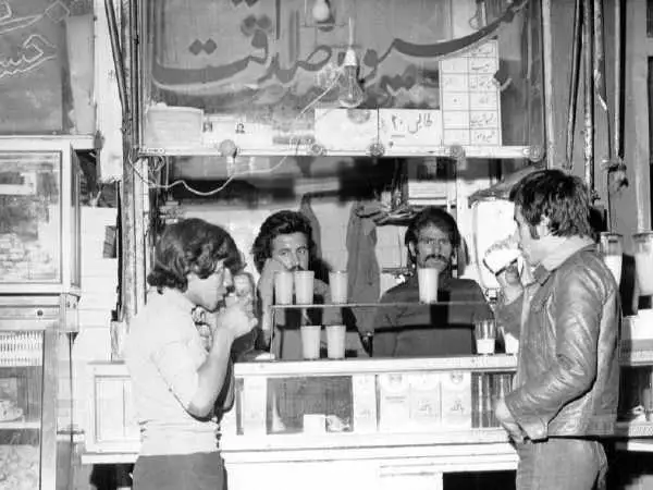 تصاویر؛ سفر در زمان؛ داغ ترین تیرماه ایران سال 1354: کاشان 50 و تهران 41 درجه بالای صفر!