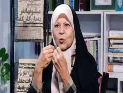 عکس؛ سفر به تاریخ؛ «فائزه، دختر هاشمی رفسنجانی» در 13 سالگی در کنار پدر؛ دهۀ 1350