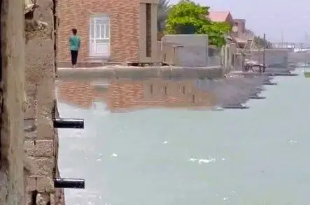 مردم این روستا با خلیج فارس حرف می  زنند؛ زندگی در خانه های رو به دریا چگونه است؟