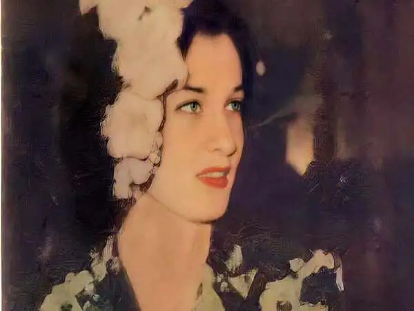 عکس؛ سفر در زمان؛ بازدید «فوزیه، ملکه مصری ایران» از یک نمایشگاه در قاهره؛ دهه 20