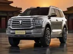 تصاویر؛ تانک وارداتی ایران نیامده عوض شد؛ لندکروزر چینی با آپشن سینما!