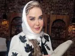 عکس؛ سفر در زمان؛ «بهاره رهنما در کنار مادرش پروین قائم مقامی»؛ سال 1403