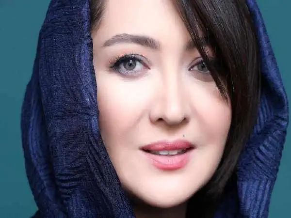 عکس؛ سفر در زمان؛ «نیکی کریمی در کنار هدیه تهرانی» در یک مراسم؛ 24 سال قبل