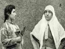 تصاویر؛ سفر به عصر قاجار؛ از «نظامی های سیگاری» تا «چای پارتی زنانه در صحرا»