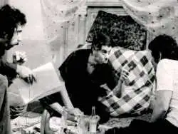 عکس؛ سفر در زمان؛ «بهروز وثوقی و فرامرز قریبیان» در پشت صحنه گوزنها؛ سال 53