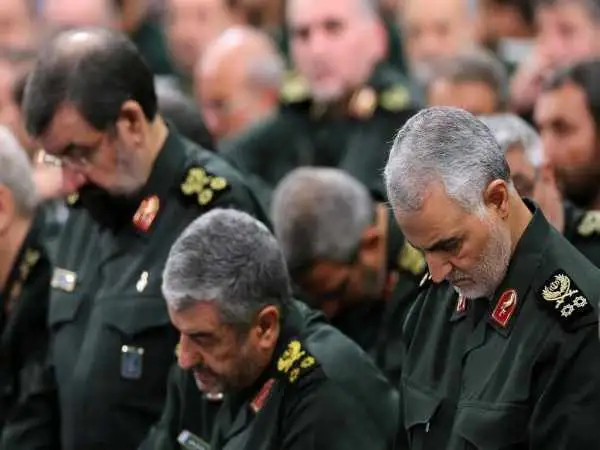 عکس؛ سفر به تاریخ؛ «حاج قاسم، سردار رشید، قالیباف، رضایی و شمخانی» در یک عکس دسته جمعی؛ دهۀ 80