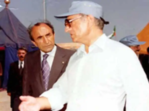 سفر در زمان؛ یادداشت های علم، یکشنبه 16 مهر 1351: امیدواریم شاه خیال نکند ما حاضر به خوش خدمتی نسبت به شوروی هستیم