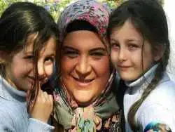 عکس؛ سفر در زمان؛ «سارا و نیکا» سریال پایتخت 2 در 9 سالگی در قشم؛ سال 92