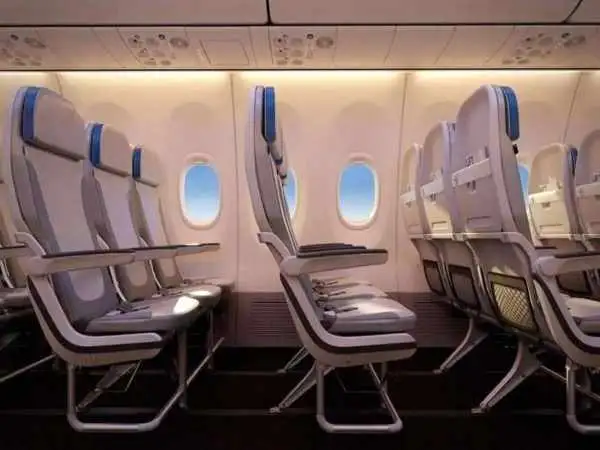 چرا باید زمان فرود و برخاست هواپیما، صندلی ها را صاف کنیم؟