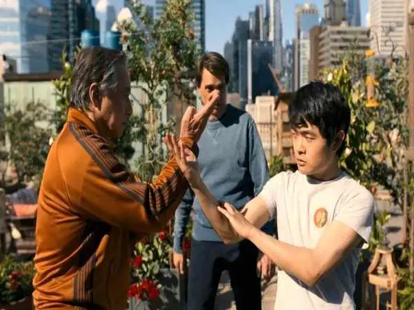 نقد فیلم karate kid: legends؛ نمایشی تبلیغاتی در لباس رزمی