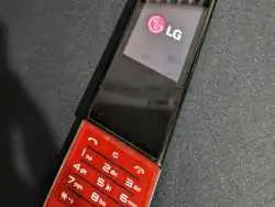 تصاویر؛ ال جی شکلات bl20، گنجینه ای از گذشته با ظاهری بی زمان 