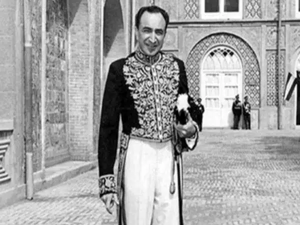 سفر در زمان؛ ادداشت های علم، چهارشنبه 19 مهر 1351: عقیده ای پیدا شده که آمریکا کمک خود را به اسرائیل کم کند