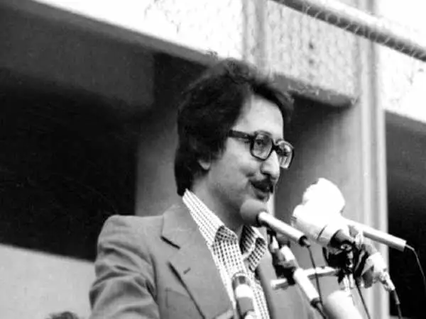 عکس؛ سفر در زمان؛ «بنی صدر در دیدار با هیئت سازمان کنفرانس اسلامی»؛ مهر 59