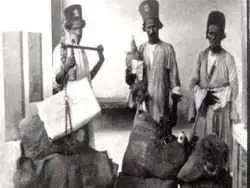 عکس؛ سفر به تاریخ؛ گاری دولتی در جادۀ خاکی تهران به اصفهان؛ بیش از یک قرن قبل